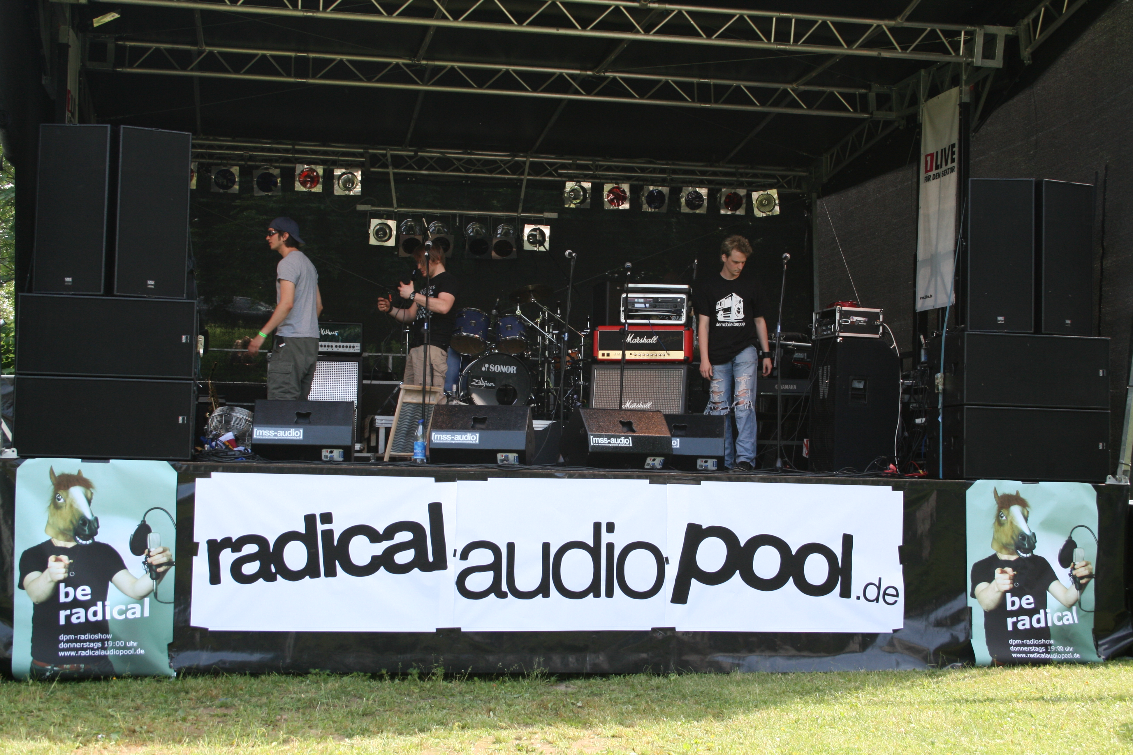 Radical Audio Pool-Bühne beim AStA-Sommerfestival 2008